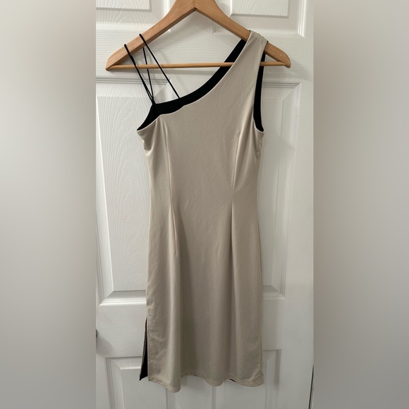EXPRESS One-Shoulder Reversible Solid Dress - Picture 2 of 5